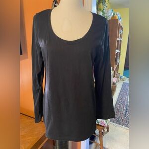 Women's Black Scoop Neck Long-Sleeve Top